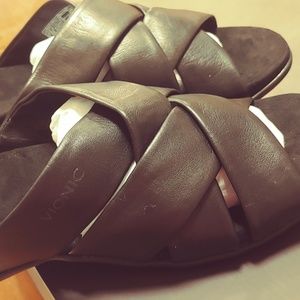 Vionic Juno - Size 8.5 Brand New!